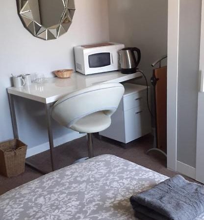 Constantine Court Homestay Shepton Mallet Exteriör bild